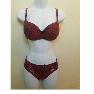 Triumph Underwire Push-Up Bra And Panty Set 34B